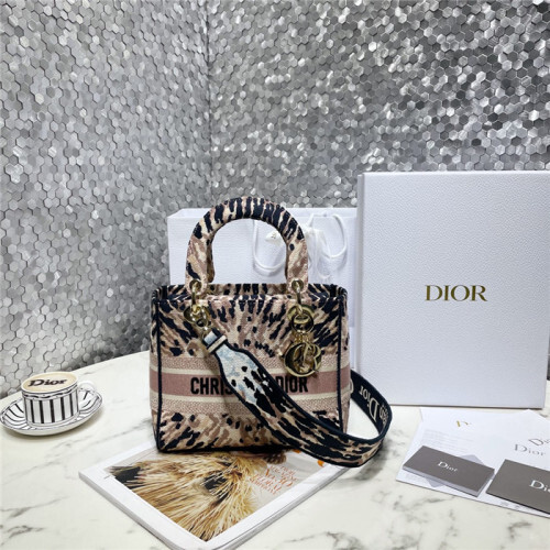 Dior 디올 레이디 D-라이트백 M0565 /