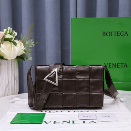 BOTTEGA VENETA 보테가 베네타 남성용 카세트백 B6687