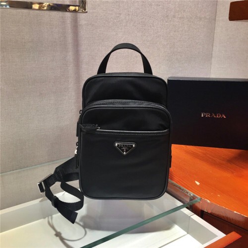 PRADA 프라다 나일론 힙색 2VZ026