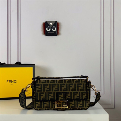 Fendi 펜디 아이코닉 바게트백 F94109