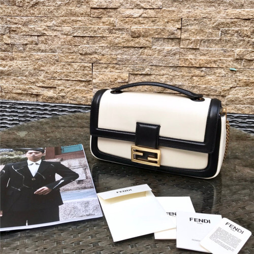 Fendi 펜디 미디움 바케트백 F8783-2