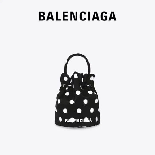 BALENCIAGA 발렌시아가 여성 버킷백 ba97x